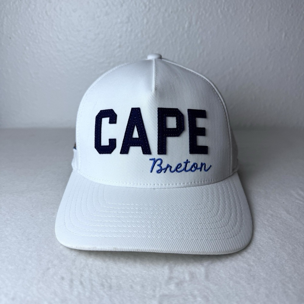 New G Fore Cape Breton Hat SnapBack White Cap Flexfit Tech 110 Golf Golfing